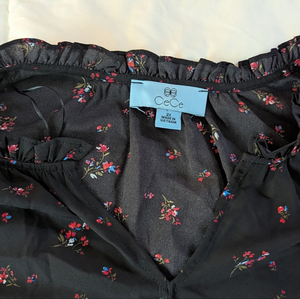 CeCe 2x Black Floral Blouse with Ruffle Sleeves - Picture 3 of 8
